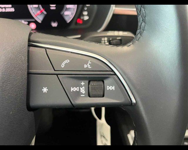 AUDI Q3 35 TDI S tronic Business Advanced