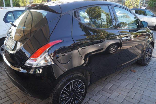 LANCIA Ypsilon 1.0 FireFly 5 porte S&S Hybrid Silver