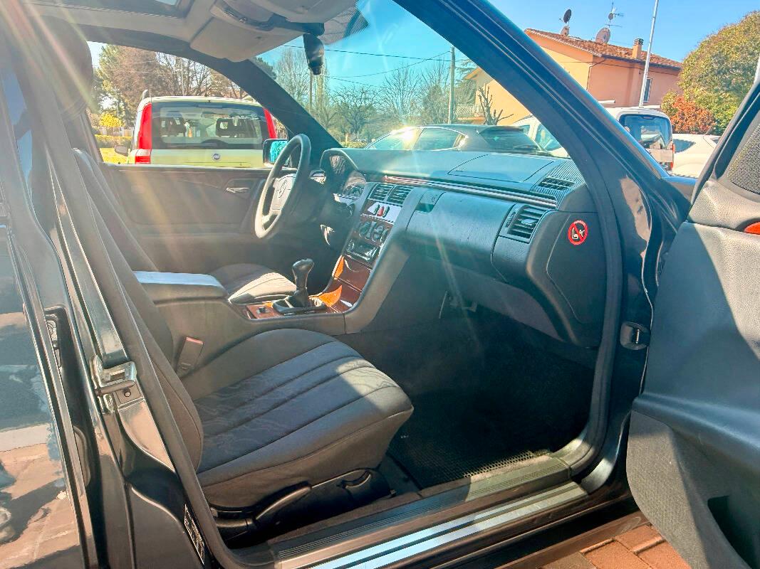 Mercedes Classe E - W210 Berlina E 200 Classic