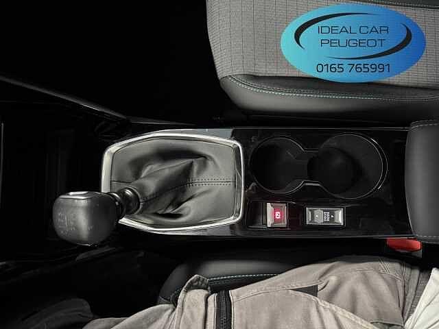 Peugeot 2008 PureTech 100 S&S Allure Pack