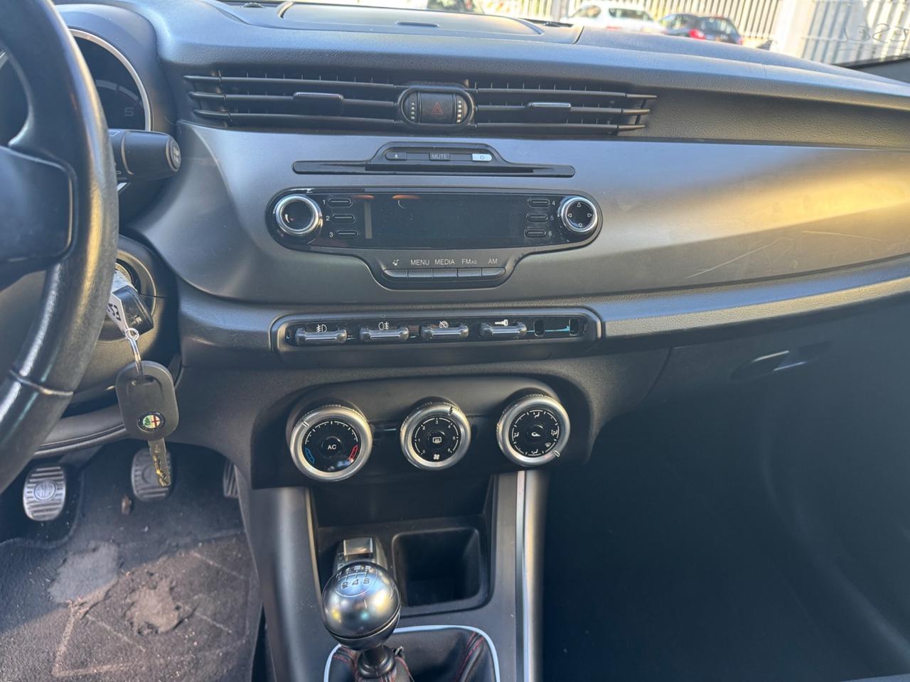 Alfa Romeo Giulietta 1.6 JTDm neopaten garanzia 12 mesi