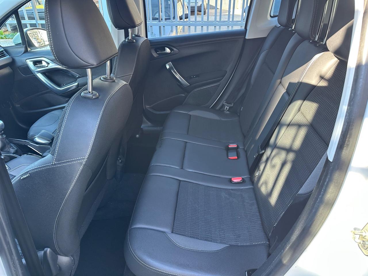 Peugeot 2008 BlueHDi 100 Allure