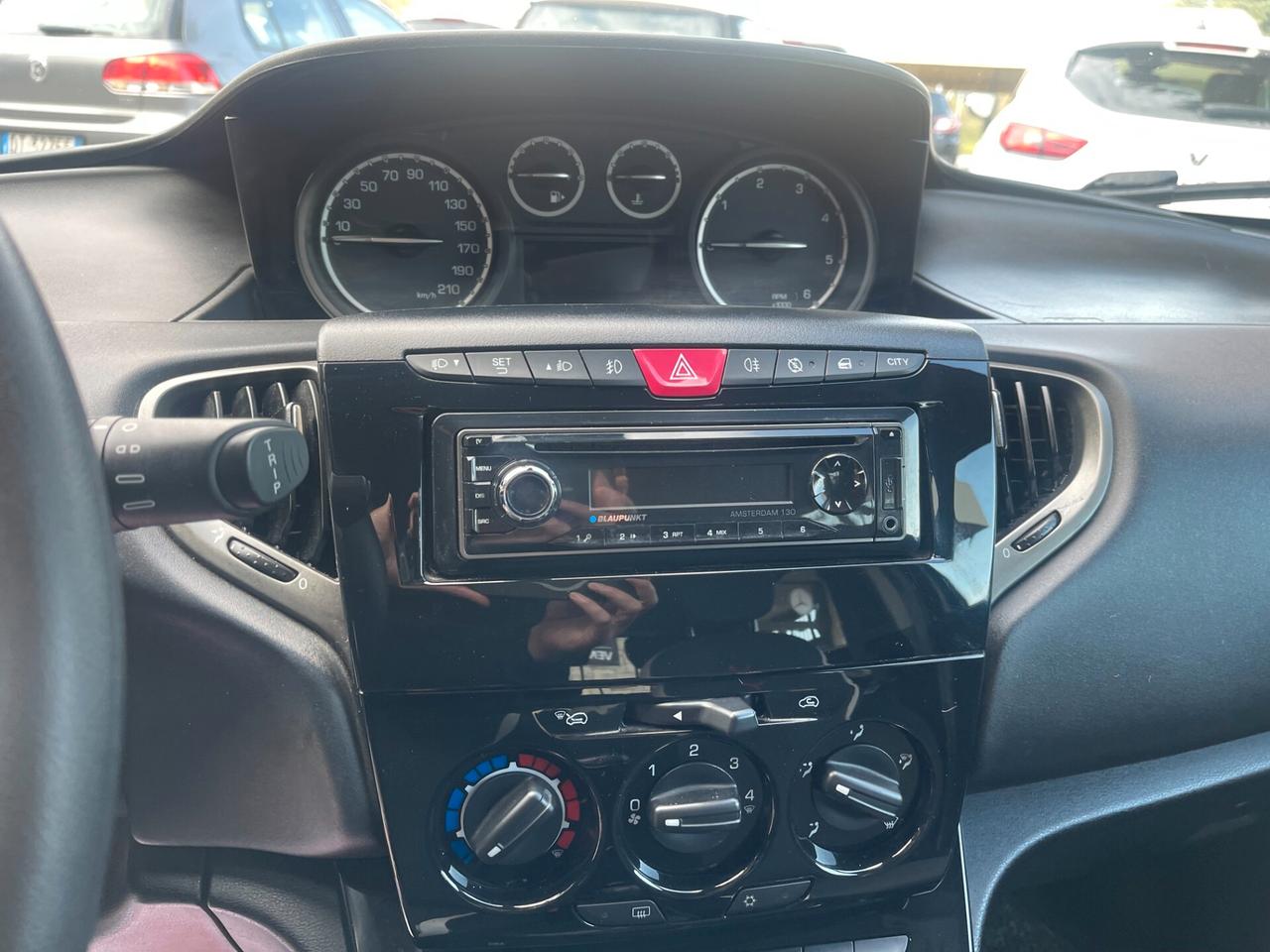 Lancia Ypsilon 1.3 MJT 16V 95 CV 5 porte S&S Elle NEO PATENTATI