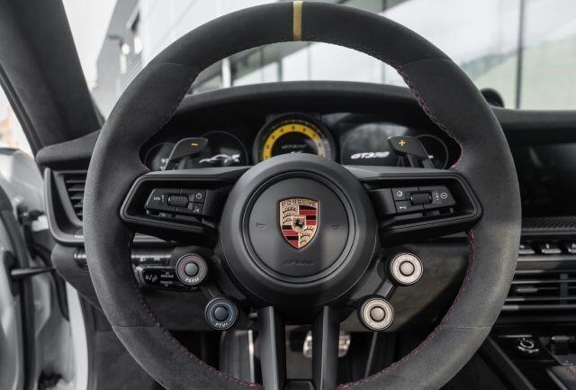 Porsche 911 GT3 RS Weissach