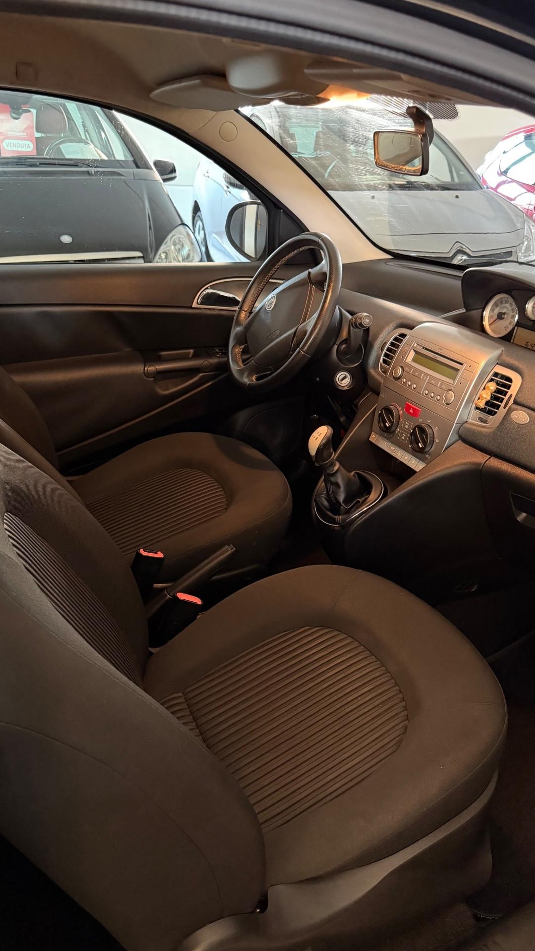 Lancia Ypsilon 1.2 Argento