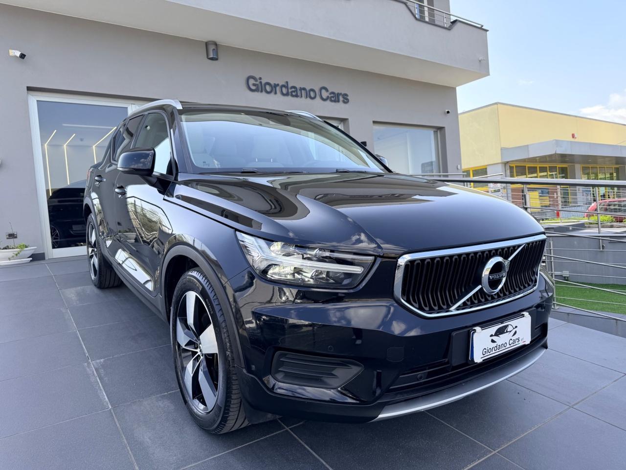 Volvo XC40 D3 AWD Geartronic Momentum in garanzia