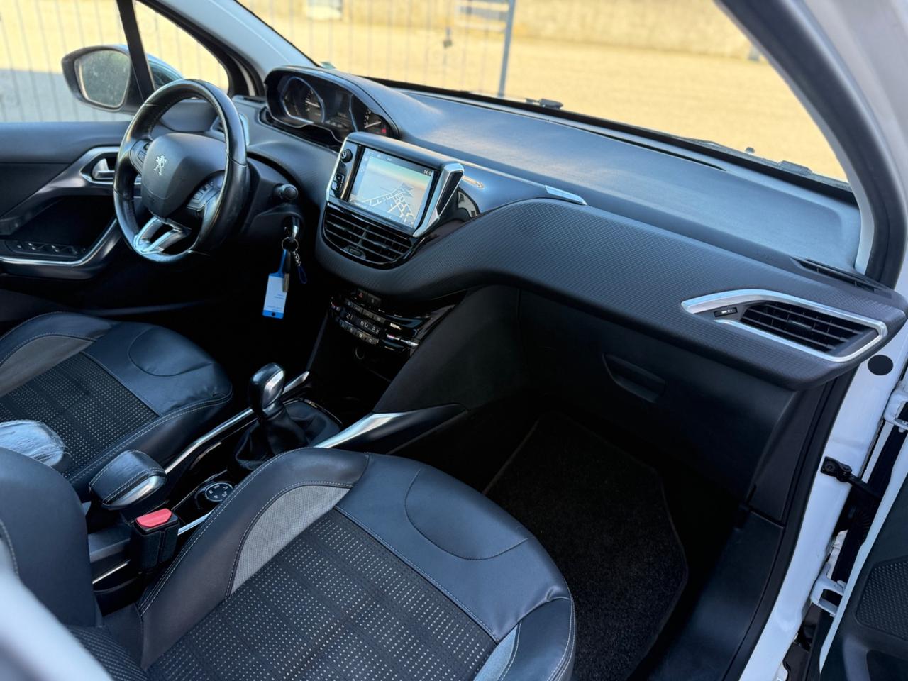 Peugeot 2008 1.6 Benzina FULL OPT 2014 TETTO PANORAMICO