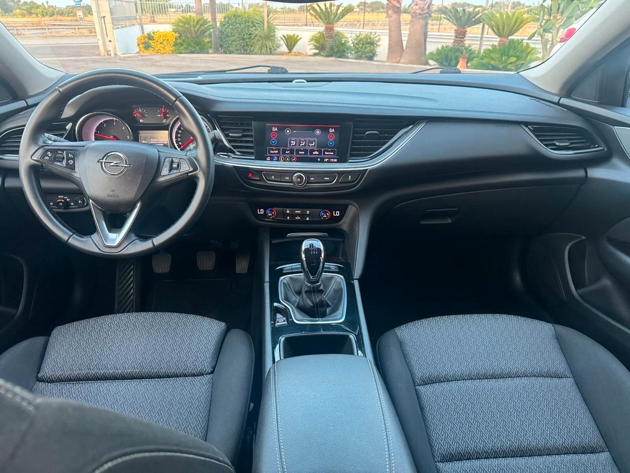 Opel Insignia 1.6 CDTI BERLINA