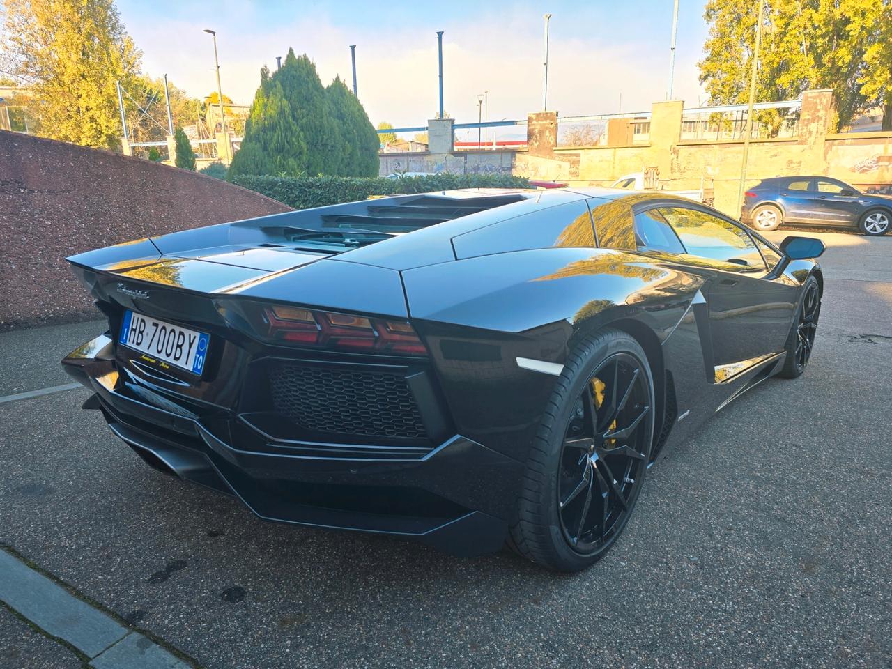 LAMBORGHINI Aventador 6.5 V12 LP700-4