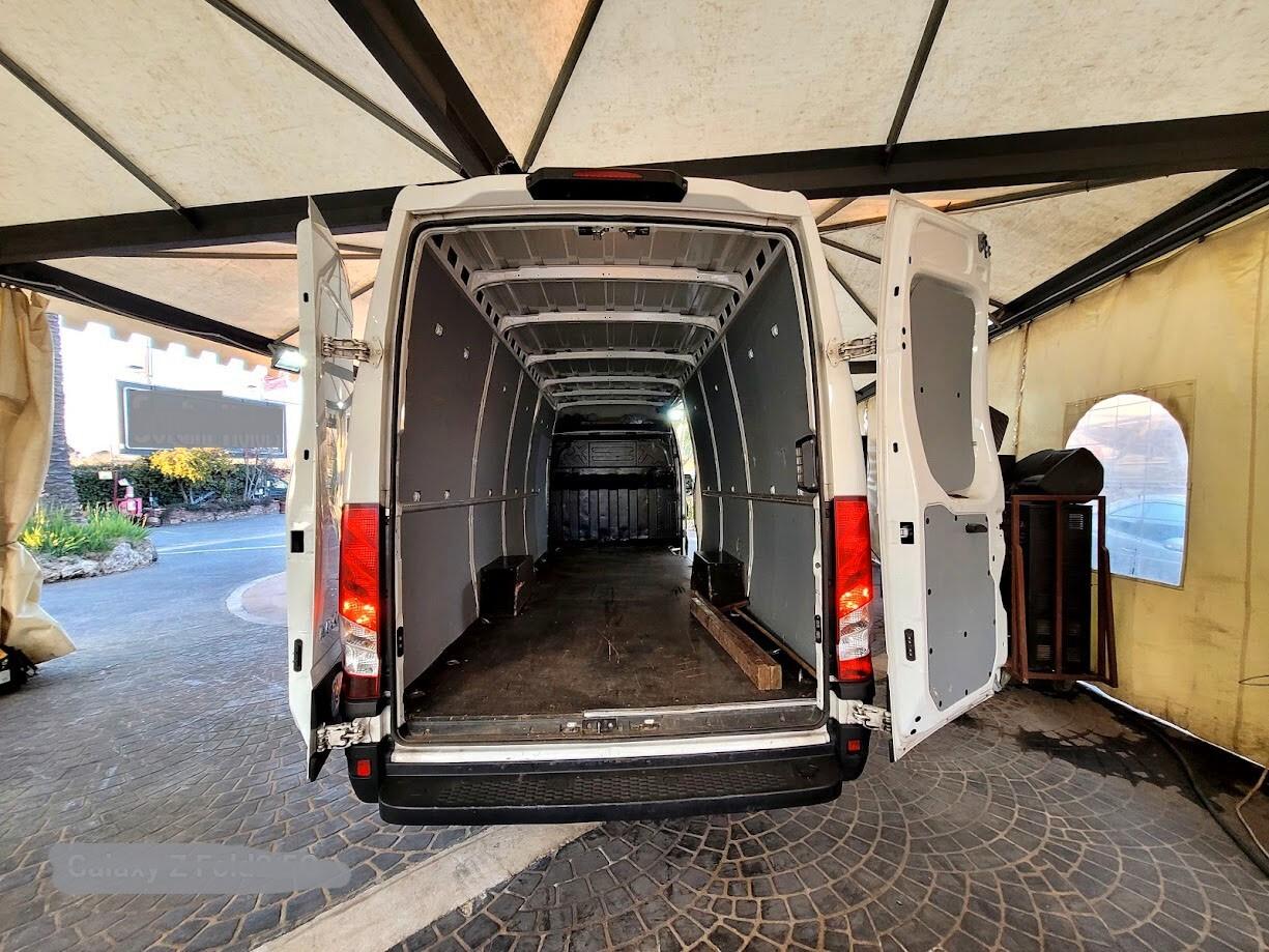 IVECO FURGONE CASSONATO