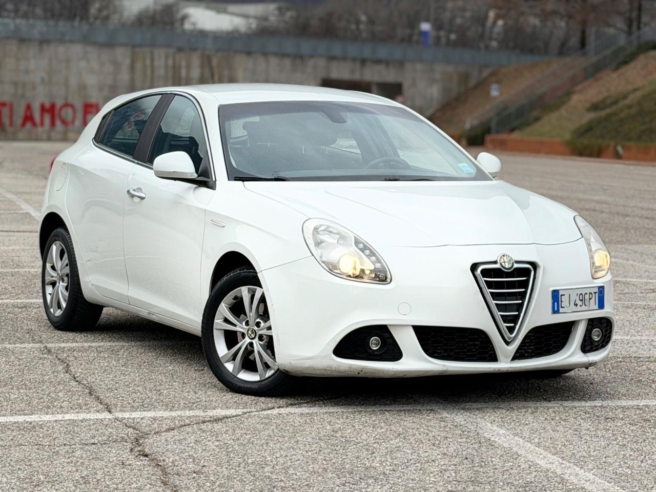 Alfa Romeo Giulietta 1.6 JTD 105cv ok neopatentati