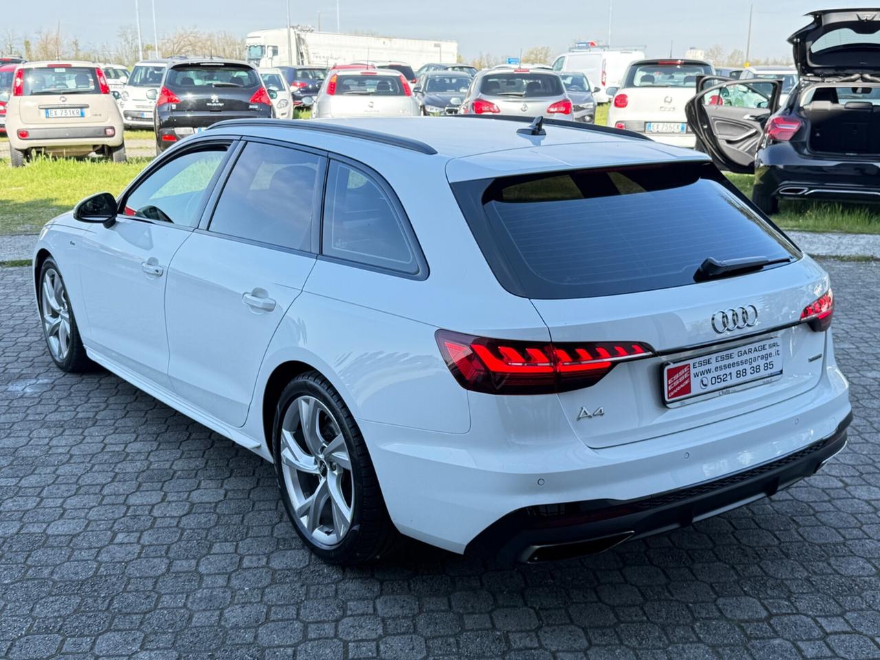 Audi A4 Avant 40 TDI quattro S tronic S line|BLACK LINE