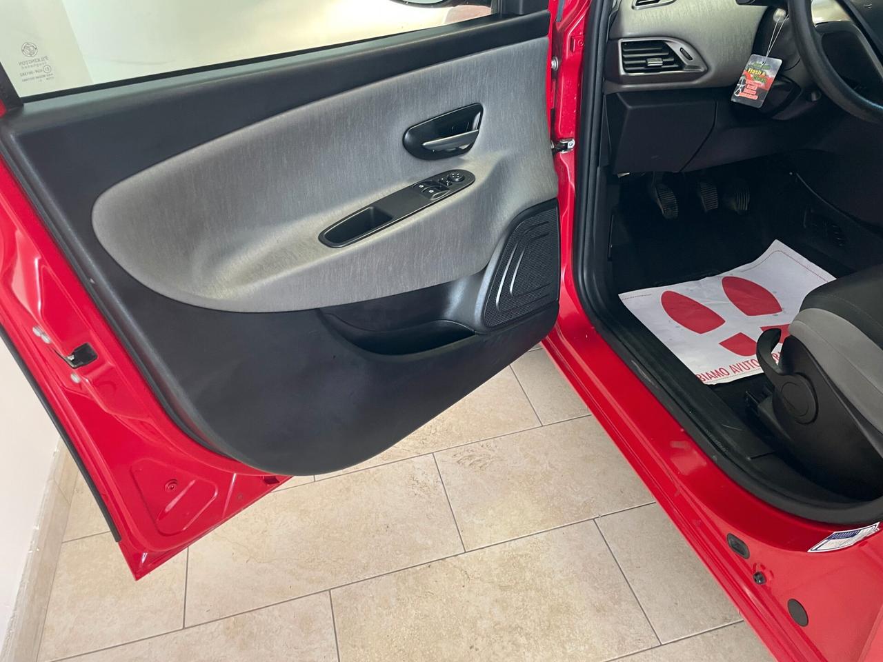 Lancia Y Ypsilon 0.9 85 CV Metano Ecochic Gold Twinair Neopatentati