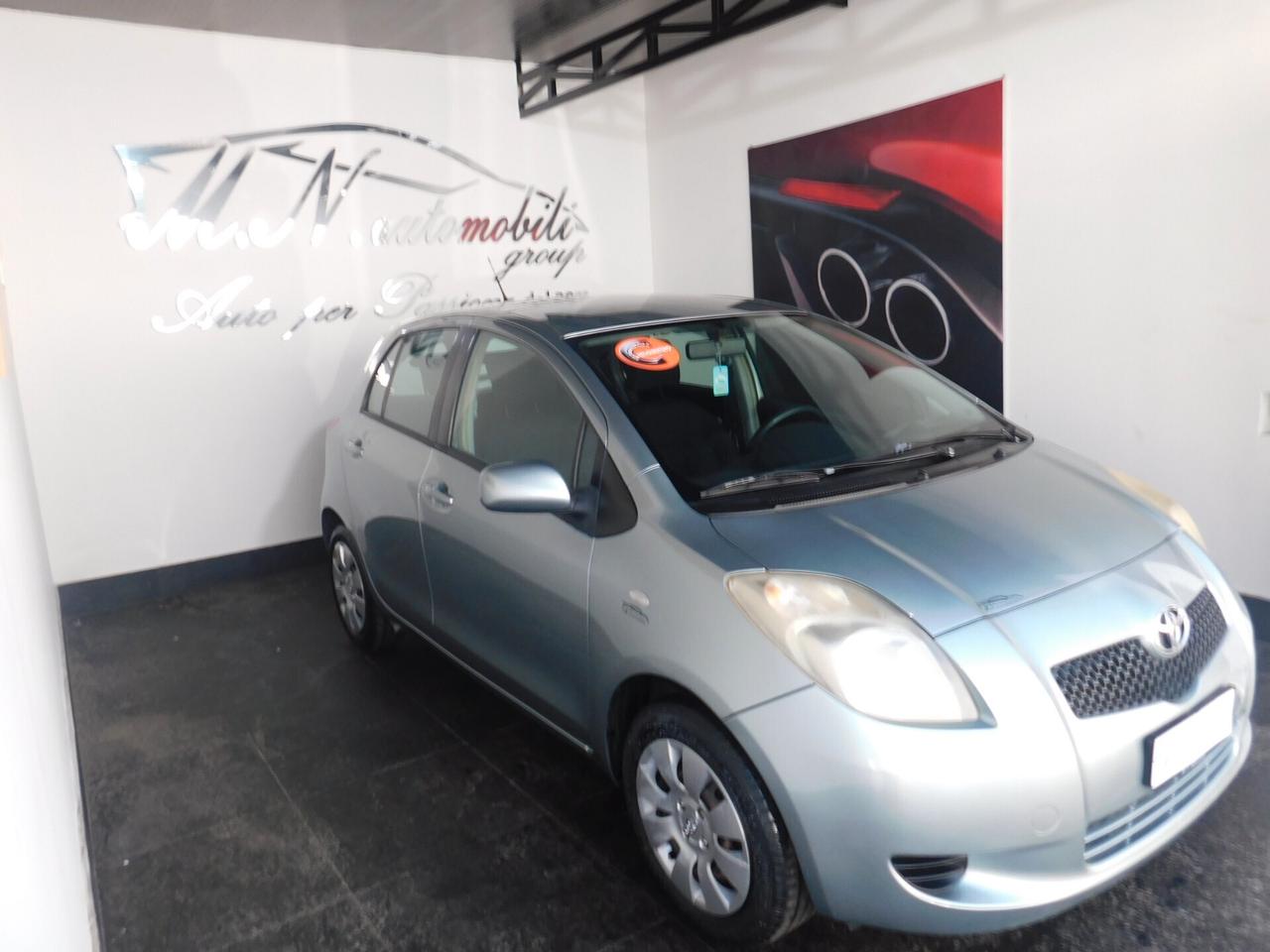 Toyota Yaris 1.0 5 porte Sol
