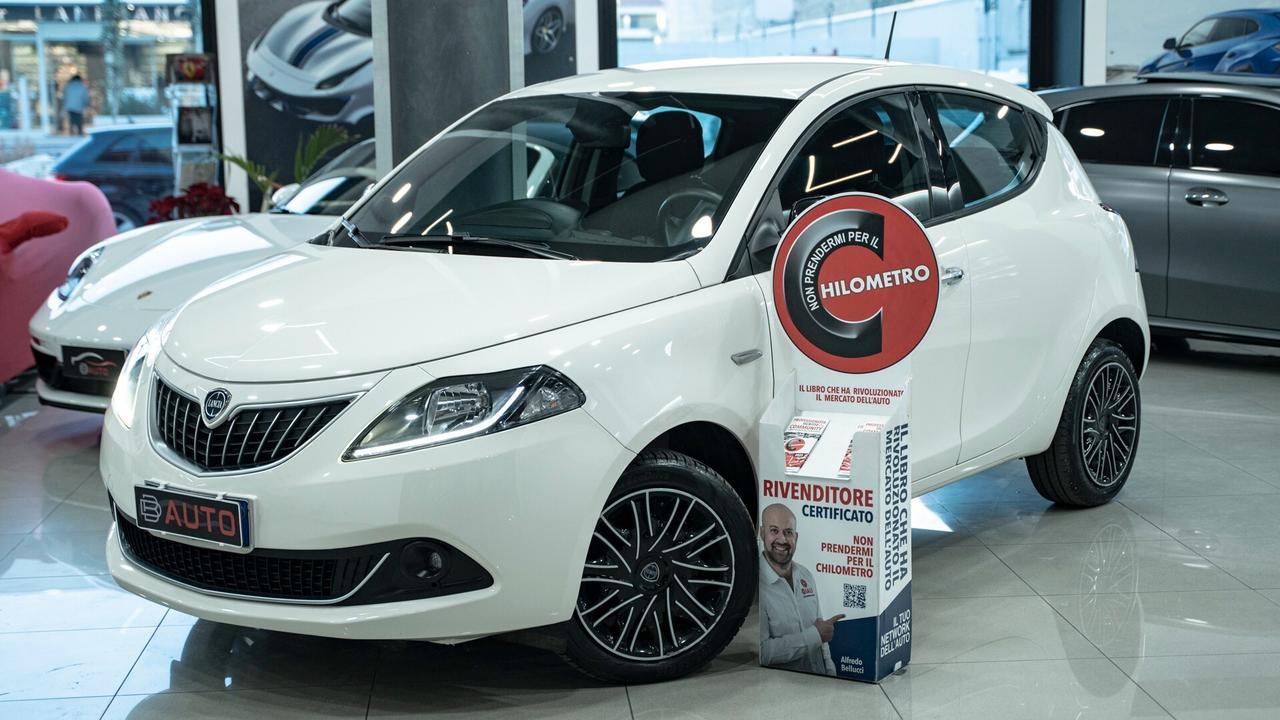Lancia Ypsilon 1.0 FIREFLY 70 CV SES HYBRID GOLD CARPLAY LED FULL