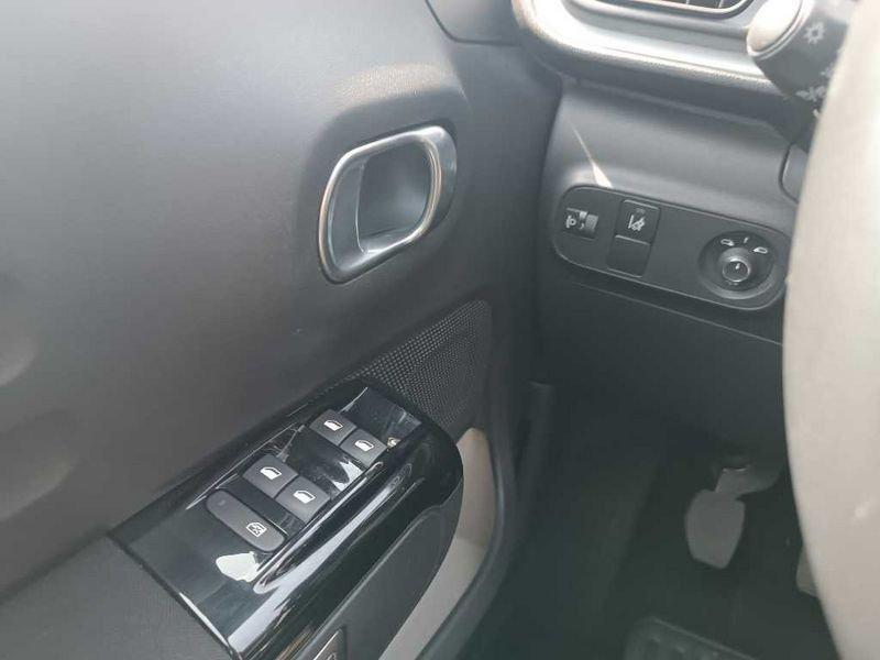 Citroën C3 III 2017 1.5 bluehdi Shine s&s 100cv 5m