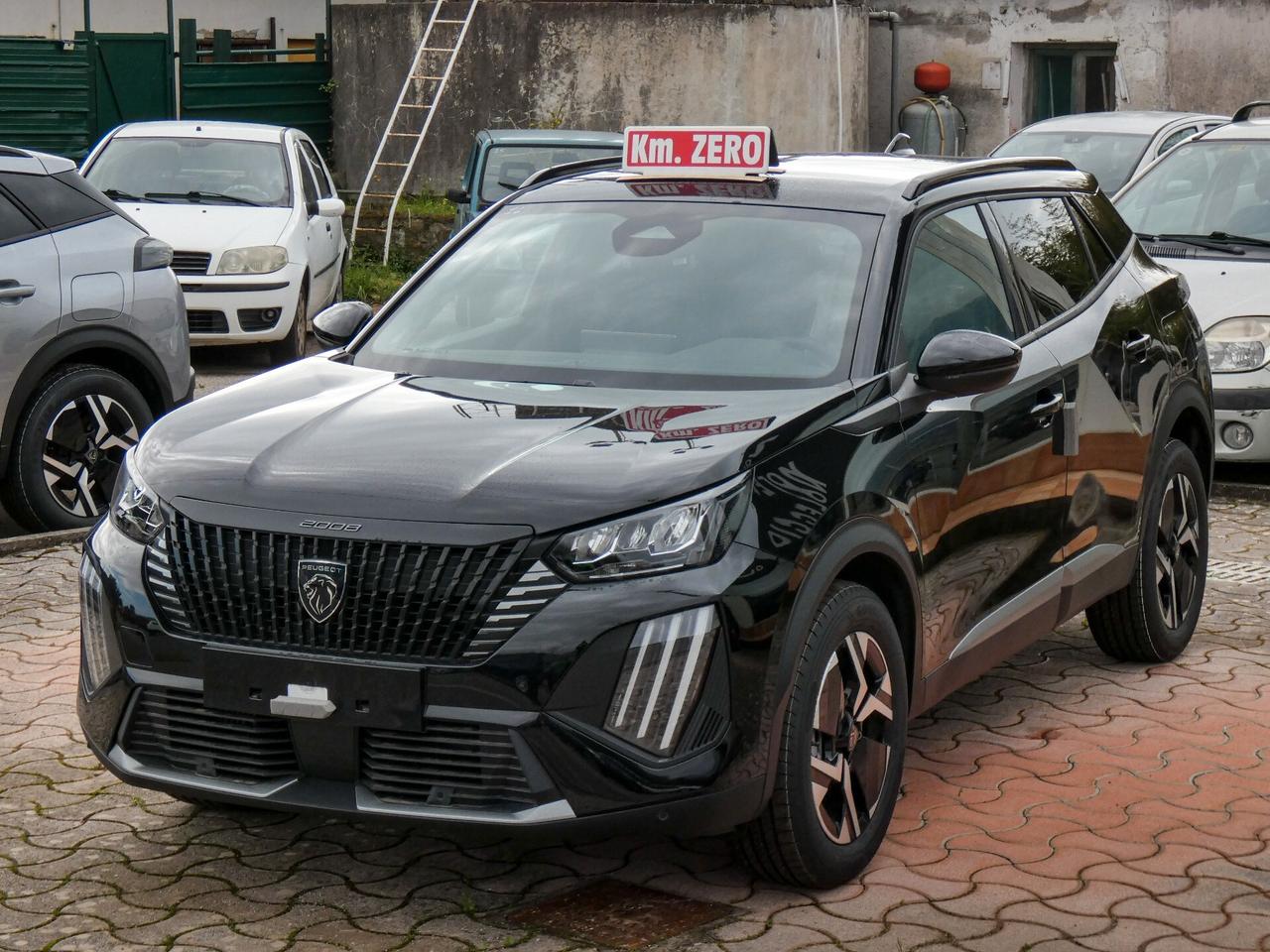 Peugeot 2008 PureTech 100 S&S Allure - KM 0