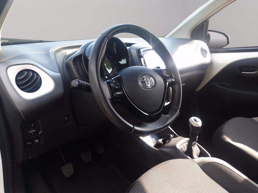 TOYOTA Aygo 5p 1.0 x-play 72cv del 2021