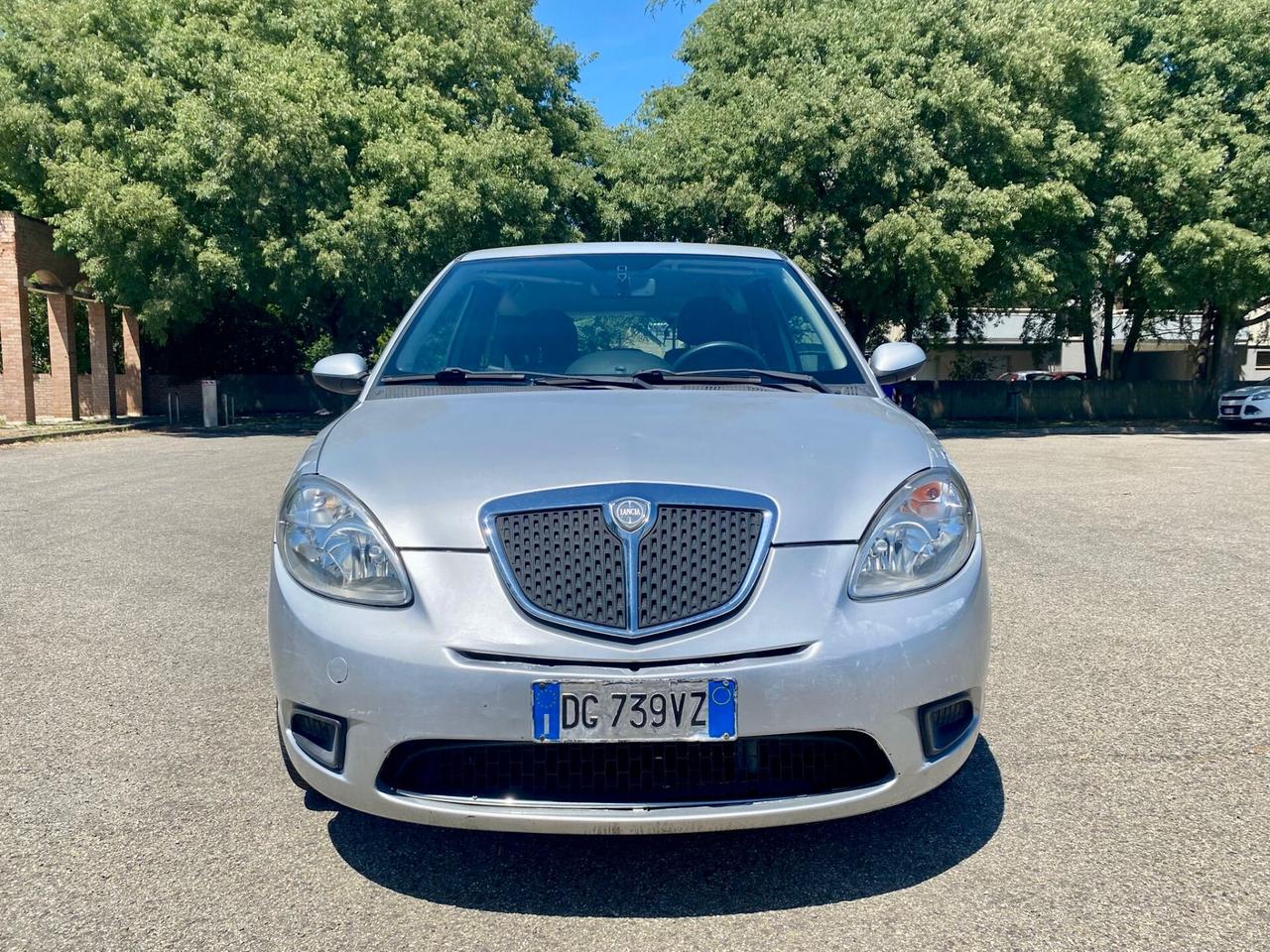 Lancia Ypsilon 1.3 MJT 75 CV Platino