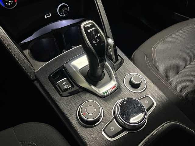 Alfa Romeo Stelvio 2.2 Turbodiesel 160 CV AT8 RWD Super Business