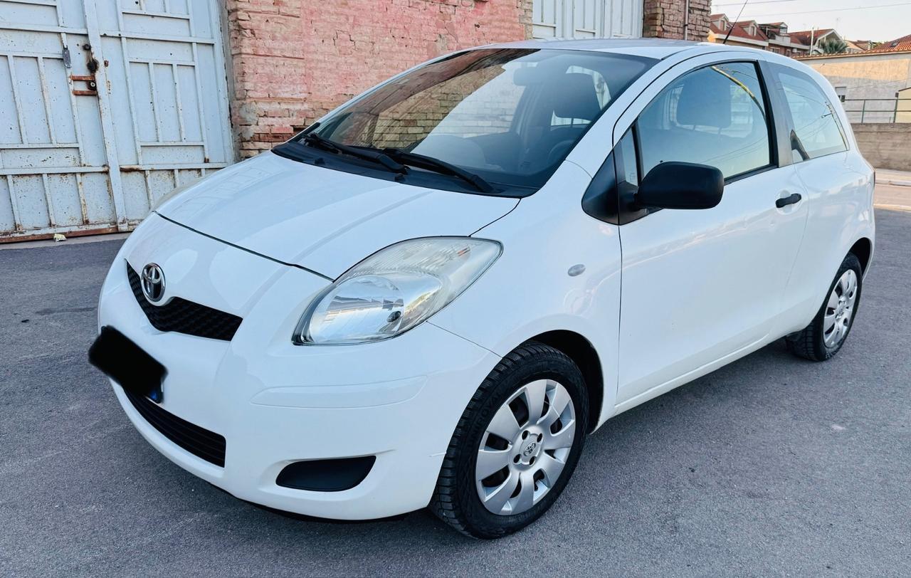 Toyota Yaris 1.0 5 porte