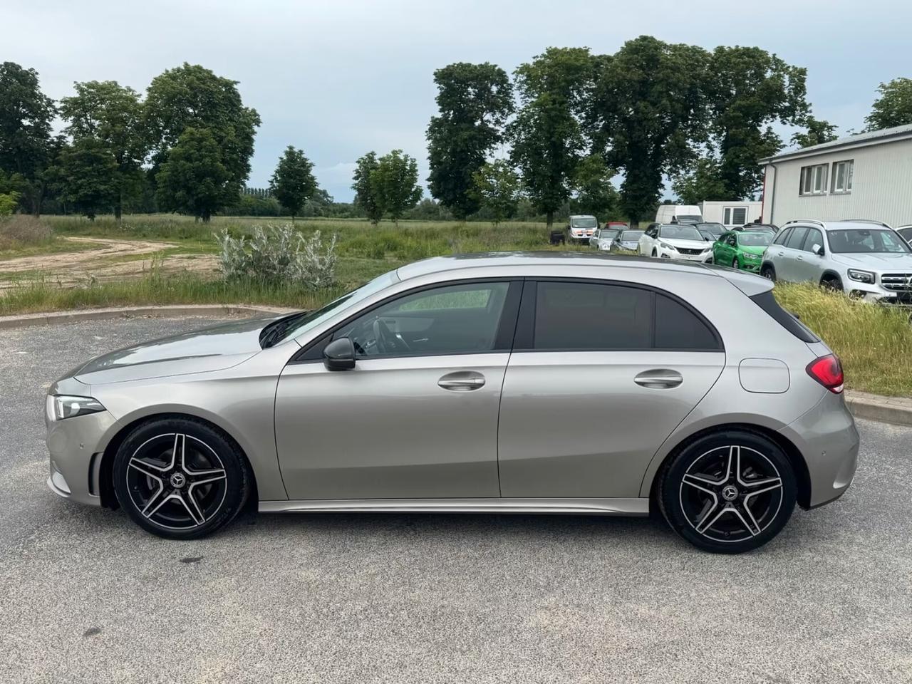 Mercedes-benz A 180 Premium AMG 136CV MBUX