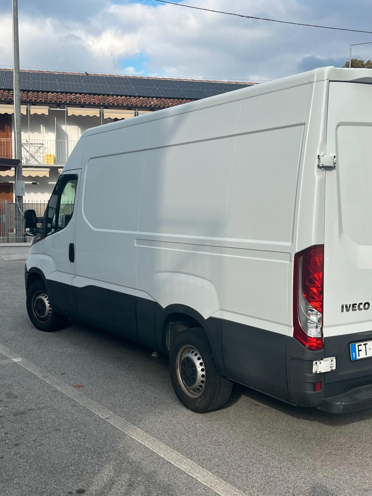 Iveco Daily 2.3 Diesel HKa 35 S V Radstand