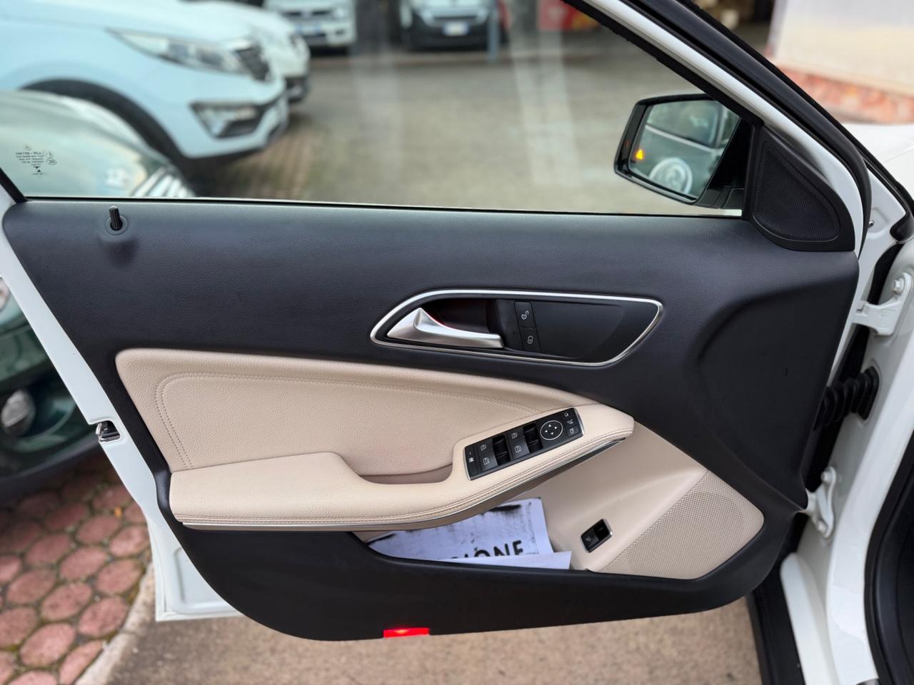 Mercedes-benz GLA 220d 4Matic Motore Nuovo Km Certificati