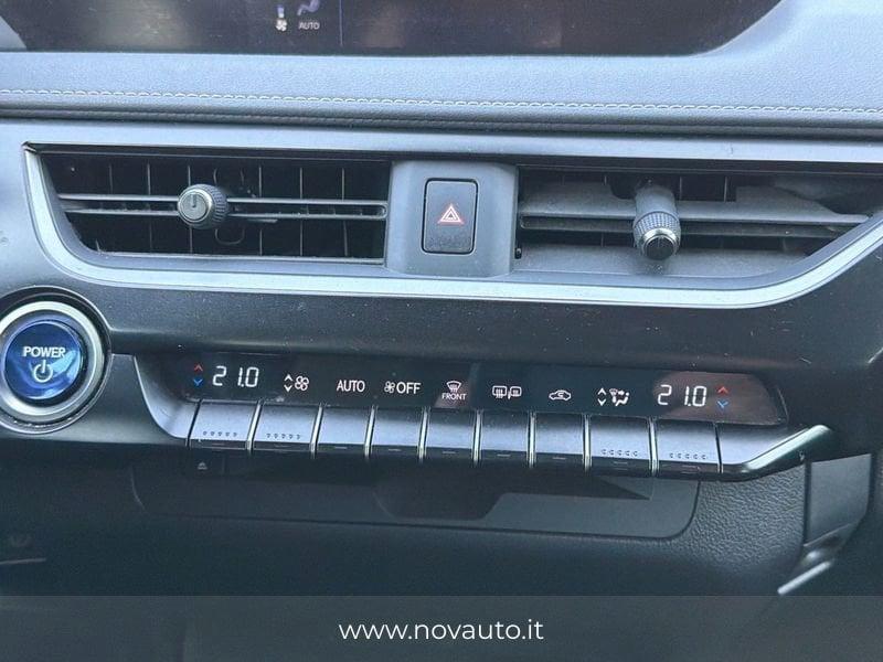 Lexus UX Hybrid Premium 2WD