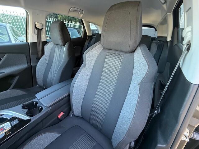 Peugeot 3008 BlueHDi 130 S&S EAT8 Allure