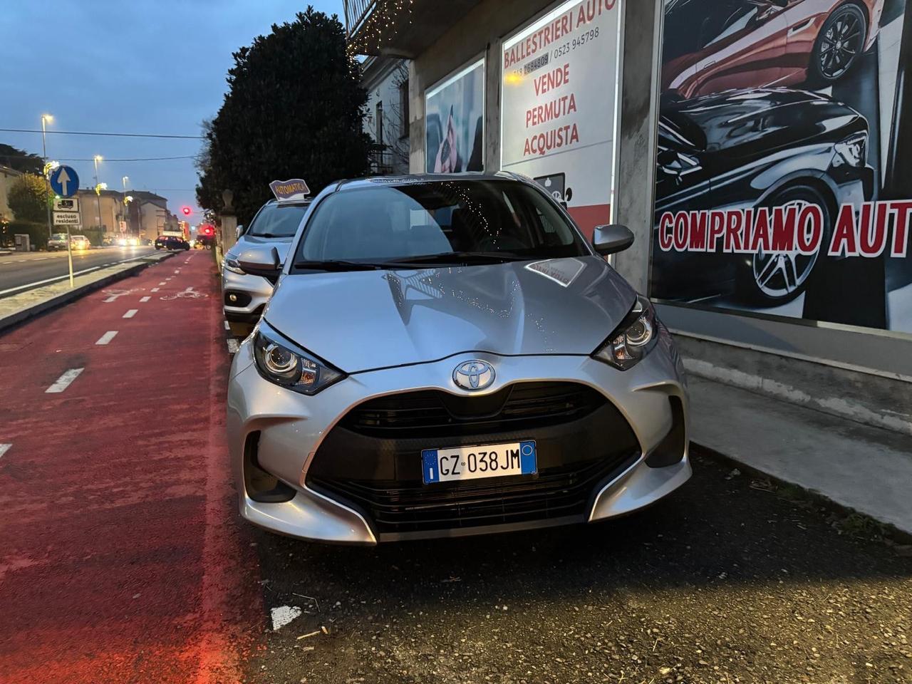 Toyota Yaris 1.5 Hybrid 5 porte Active