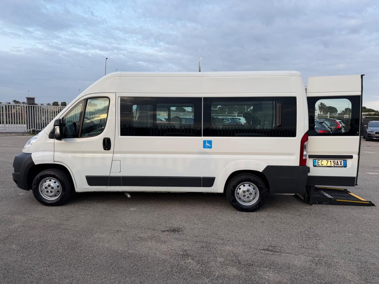 FIAT DUCATO 2.3 JTD 120 DISABILI 7P 2 SEDIE A ROTELLE
