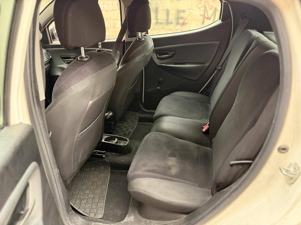 Lancia Ypsilon 0.9 TwinAir 85 CV 5 porte Metano Ecochic Gold