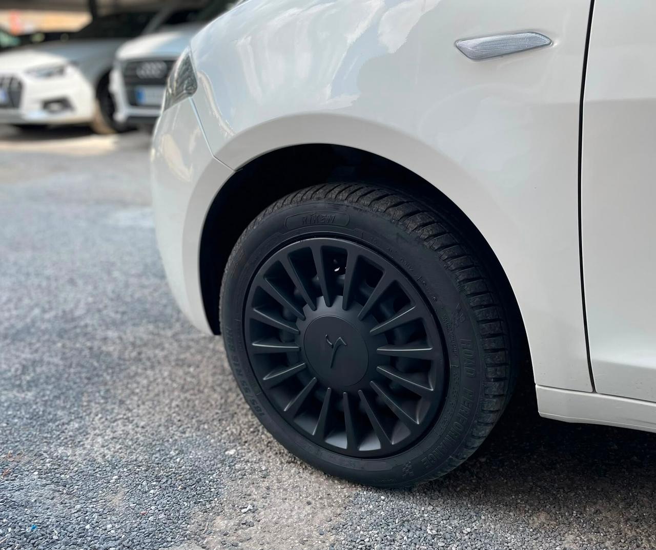 Lancia Ypsilon 1.2 69 CV 5 porte S&S Platinum