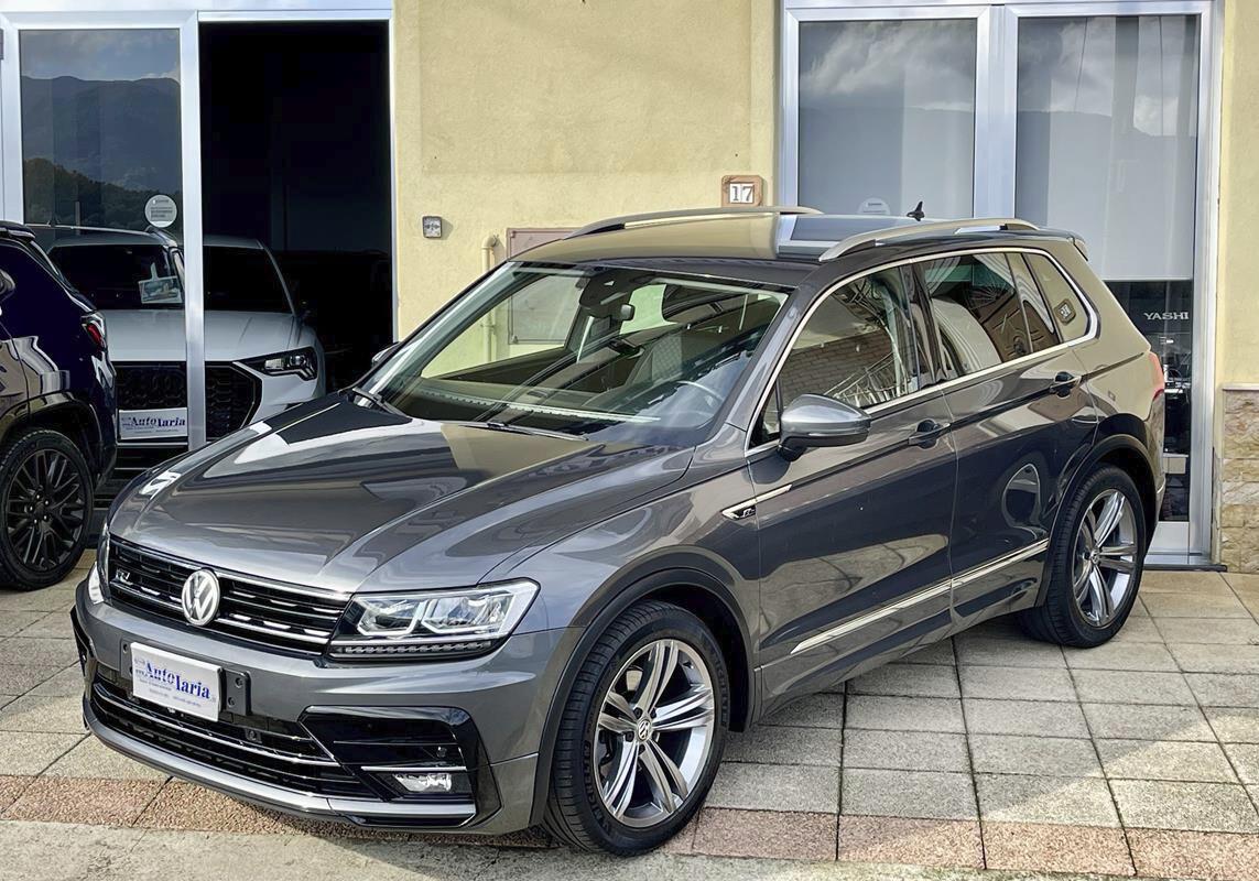 Volkswagen Tiguan 1.6 TDI R Line Sport "Cerchi 19 - Fari Full Led Stop a Quadro digitale"