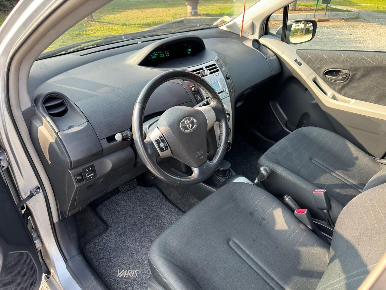 Toyota Yaris 1.3 Benzina cambio AUTOMATICO