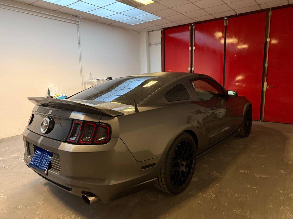 FORD - Mustang - V6 Premium Coupé