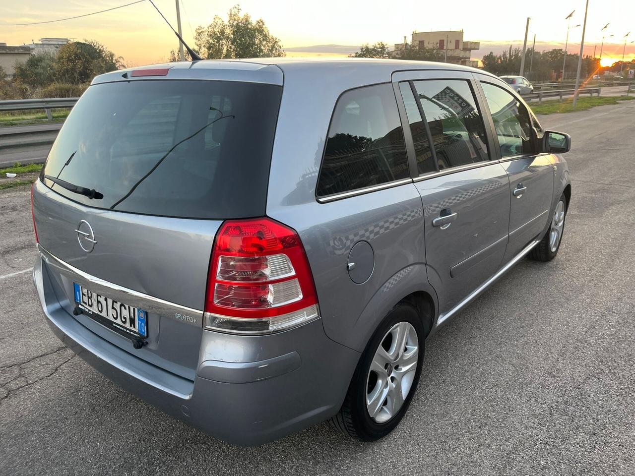 Opel Zafira 1.8 GPL-TECH Cosmo Unipro 2010