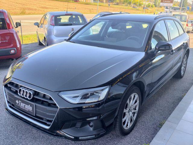 AUDI A4 Avant 40 TDI quattro S tronic Business Advanced
