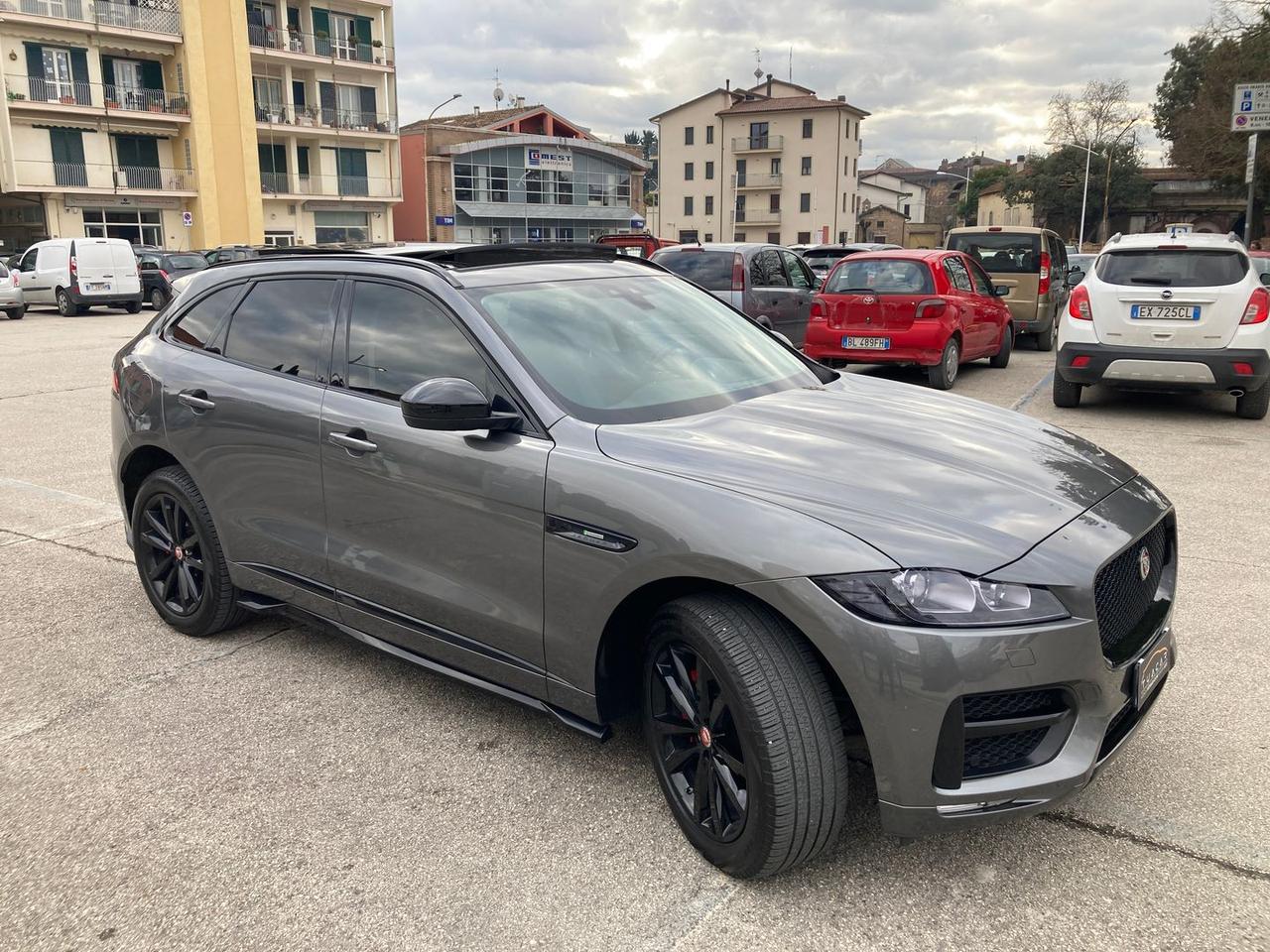 Jaguar F-Pace 2.0 20d Turbo R- #8436