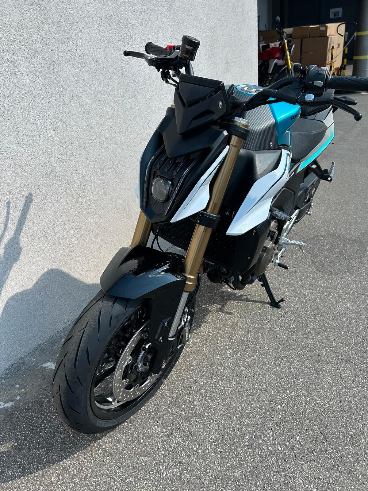 Qj Motor SRK 600 in promozione