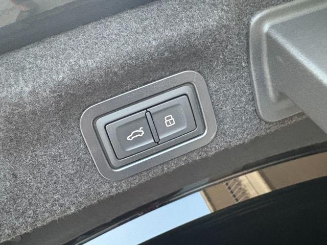 AUDI A6 TDI 150 kW S tronic quattro S line edition.