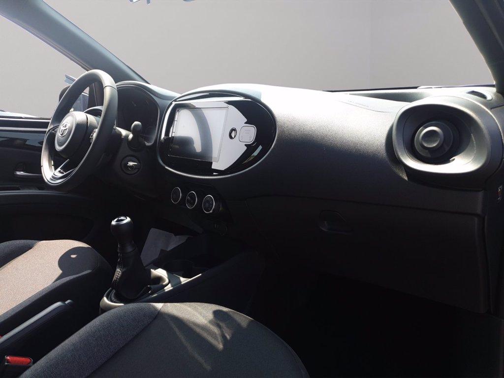 TOYOTA Aygo x 1.0 active 72cv del 2025