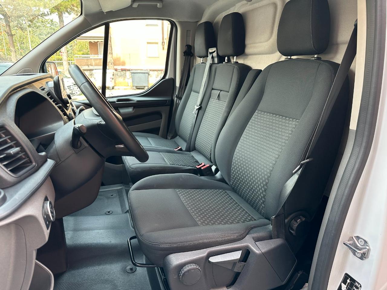 FORD Transit Custom 320 2.0 tdci 130cv Trend L1H1 E6.2 - IVA Esposta
