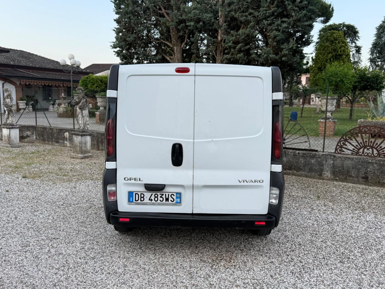 Opel Vivaro 27 2.0i 16V PC-TN Furgone