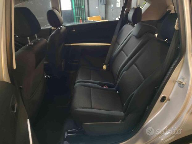 TOYOTA Corolla Verso 2.2 16V D-4D DPF Luna 7pti