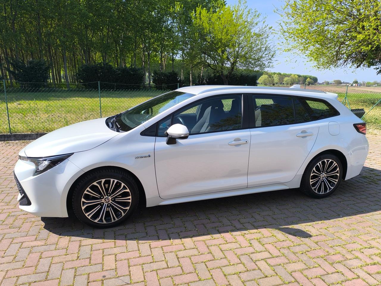 Toyota Corolla Touring Sports 2.0 Hybrid Business