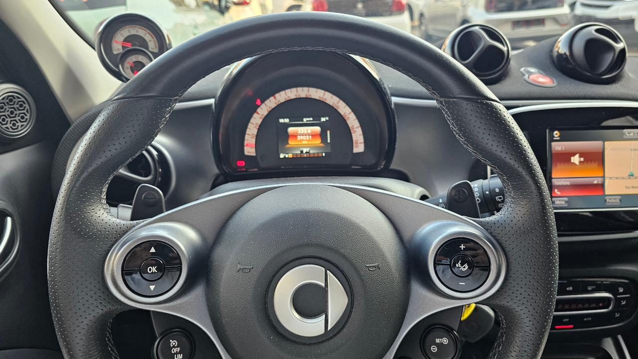 Smart forfour 70 1.0 twinamic Passion PACK SPORT + URBAN NAV TAGL UFF