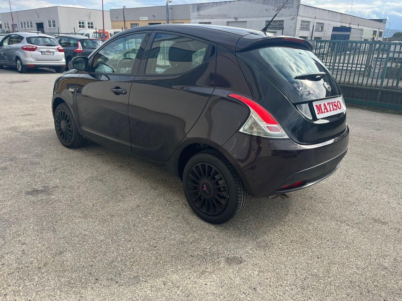 Lancia Ypsilon 1.2 69 CV 5 porte GPL Ecochic Silver