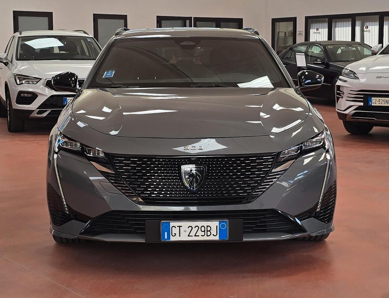 Peugeot SW 1.2 PureTech 130 CV S&S EAT8 GT – Eleganza, Spazio e Tecnologia Premium